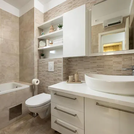 Tomas Garden Lux Appartement *